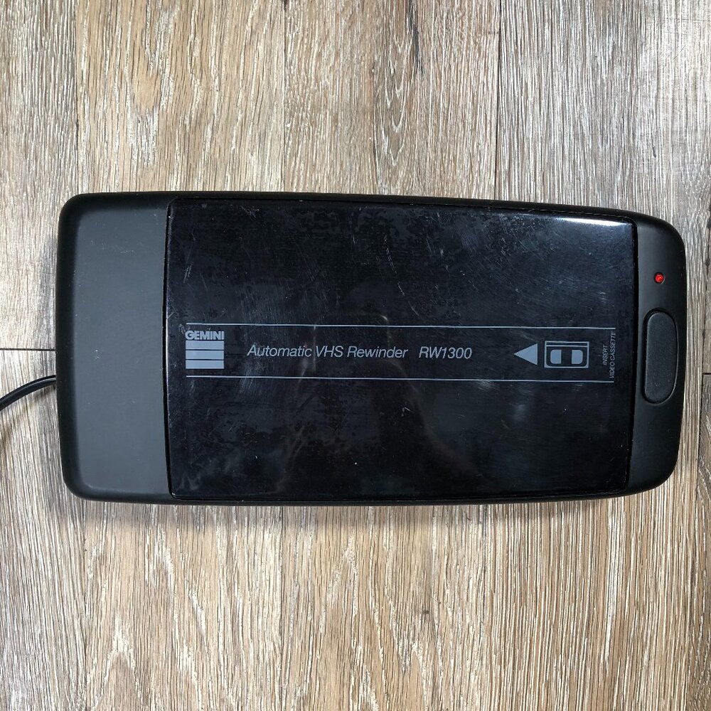 Gemini RW1300 VHS Automatic Video Cassette Tape Rewinder Working